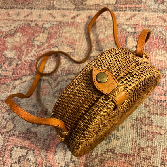 Rattan Round Purse - Picture 4 of 4